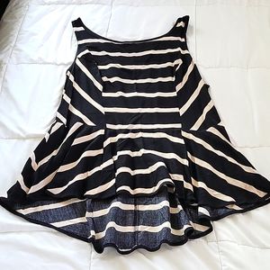 Womens size XL black and cream striped tank top with zipper back.